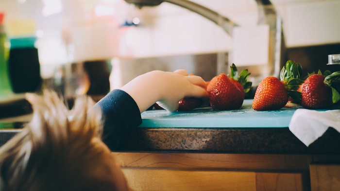 https://biokleenhome.com/media/wysiwyg/Cropped_Reaching-for-a-strawberry.jpg